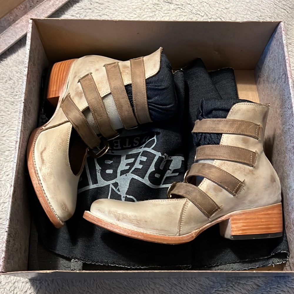 Scarlett FreeBird Booties